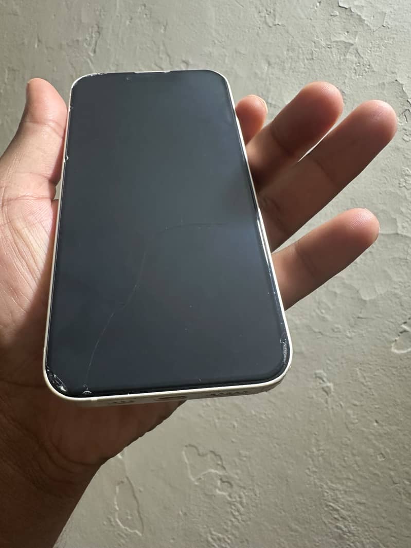 Apple iPhone 13 5