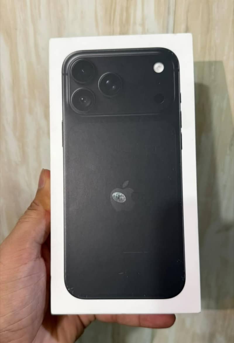 Apple iPhone 18 Pro Max 2