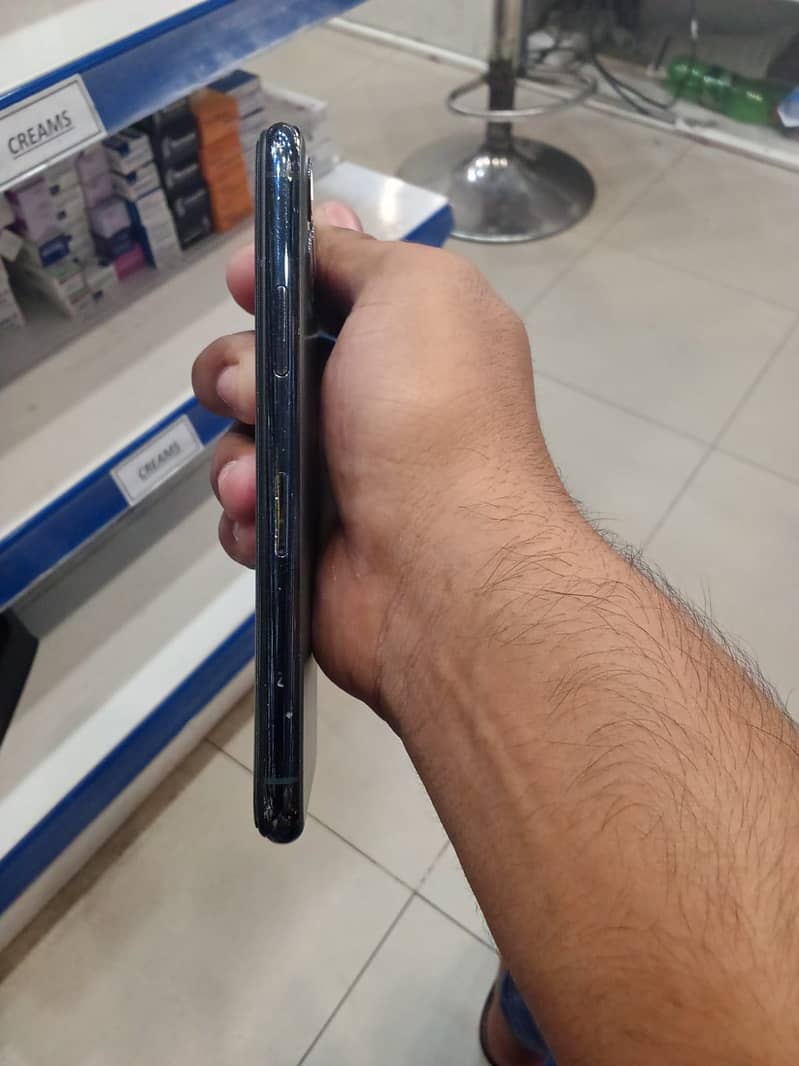 Apple iPhone 11 Pro 1
