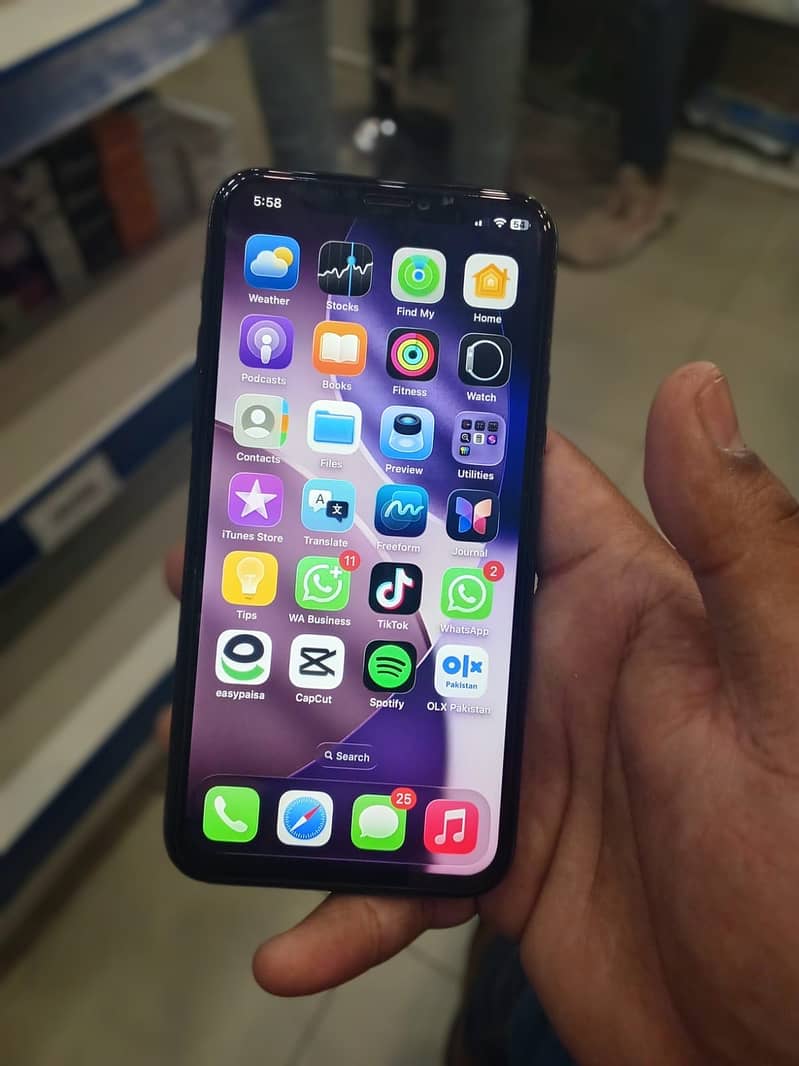 Apple iPhone 11 Pro 2