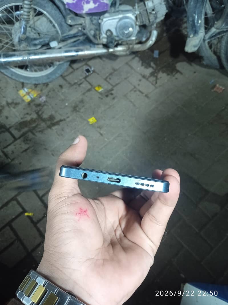 Realme C65 1