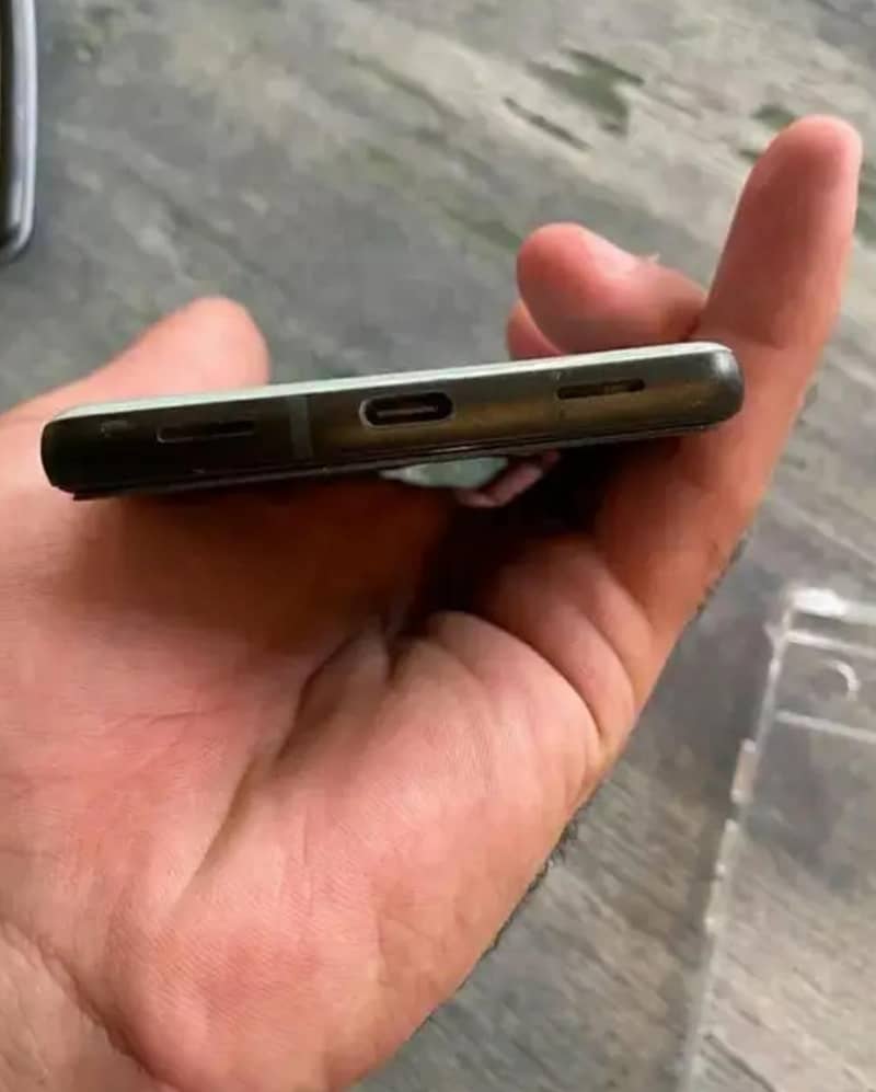 Google Pixel 6a 1