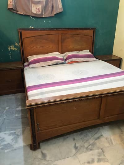 Wooden bed complete