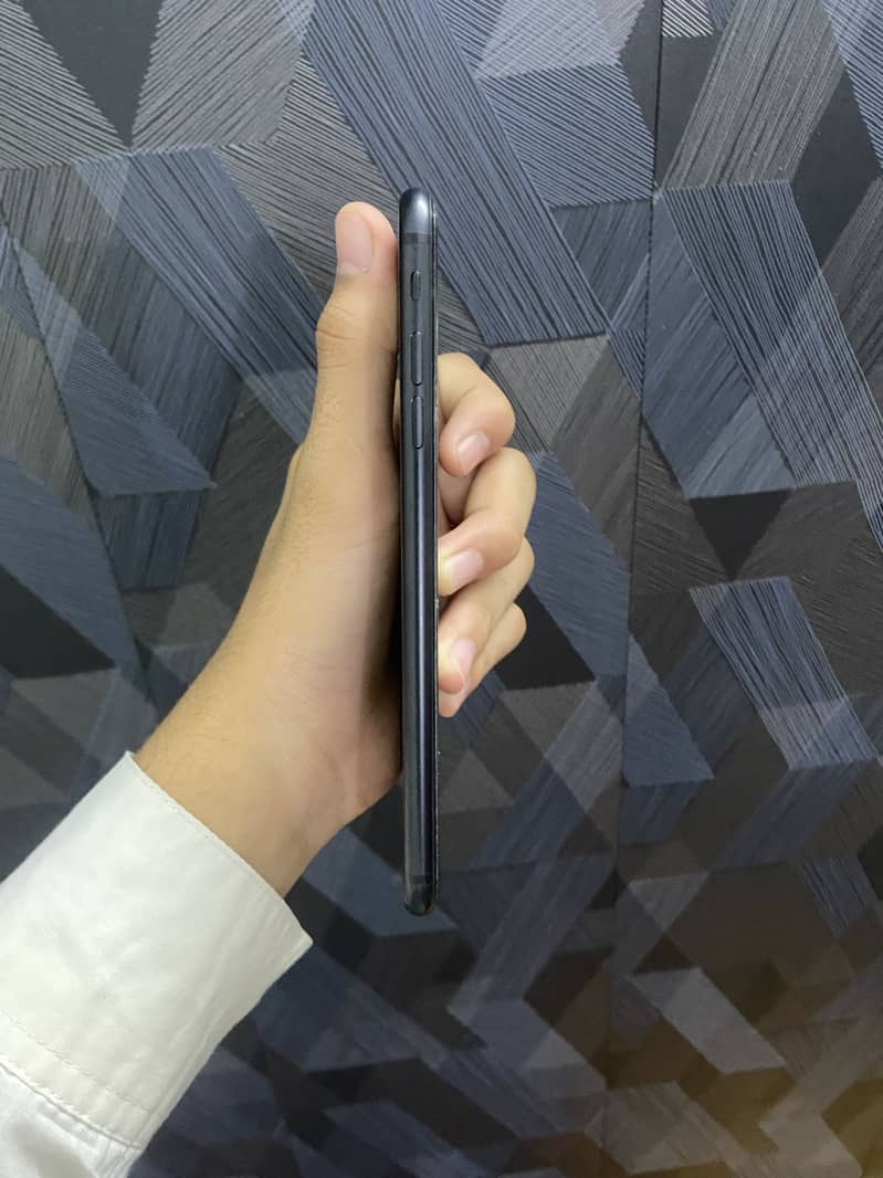 Apple iPhone 7 Plus 3