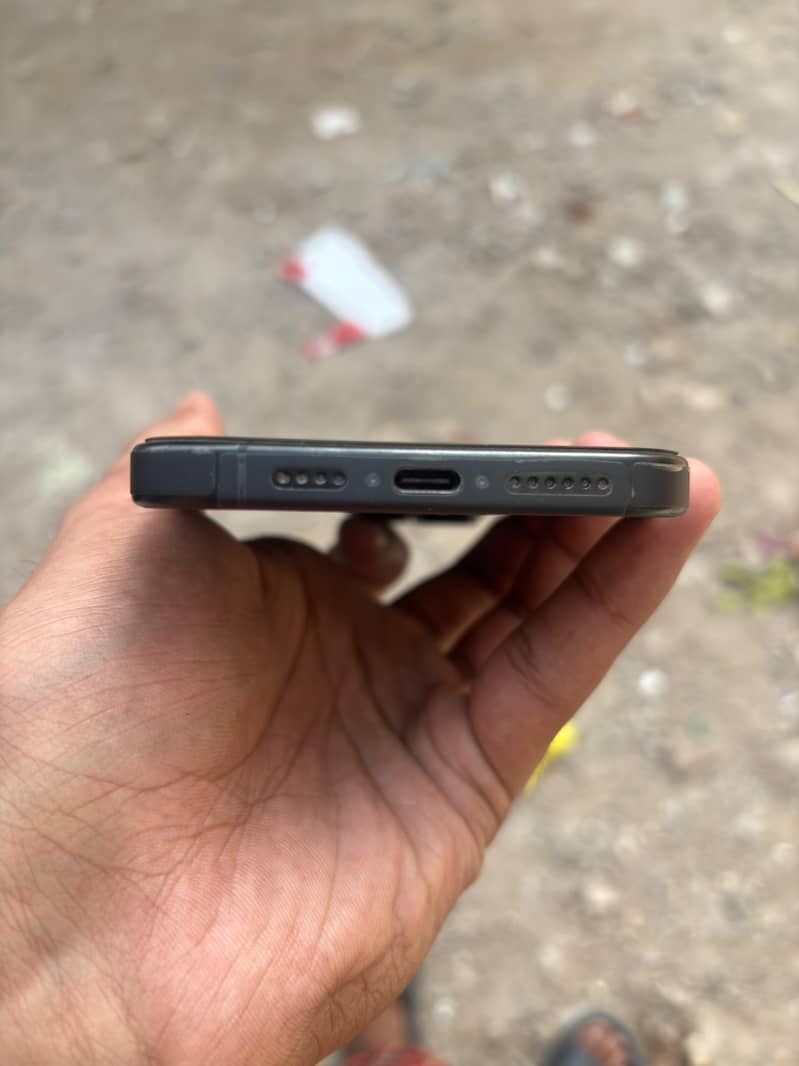 Apple iPhone 15 Pro Max 5