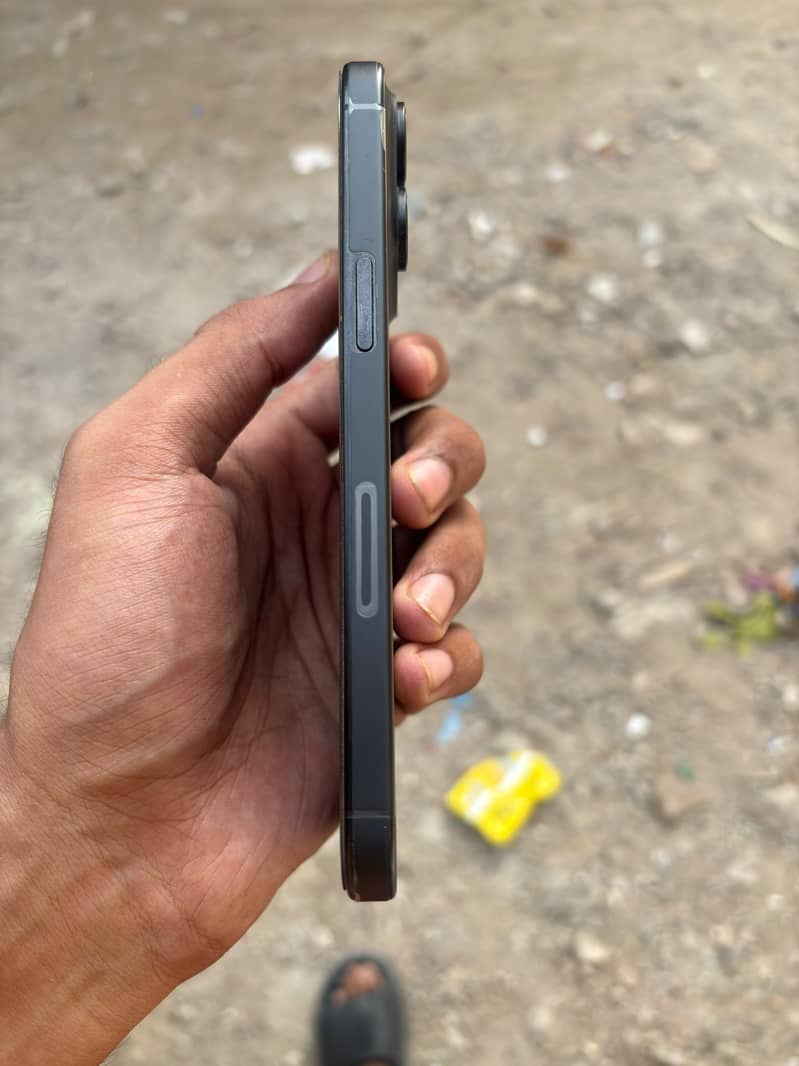 Apple iPhone 15 Pro Max 7