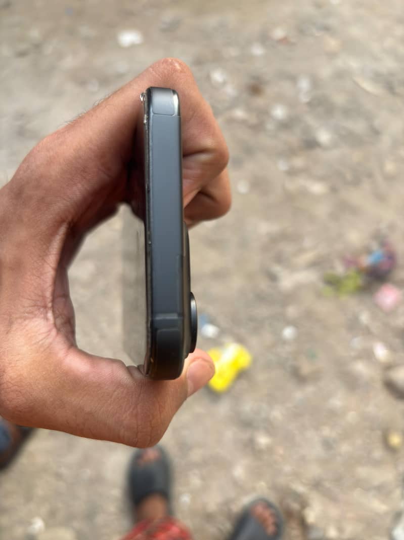 Apple iPhone 15 Pro Max 8