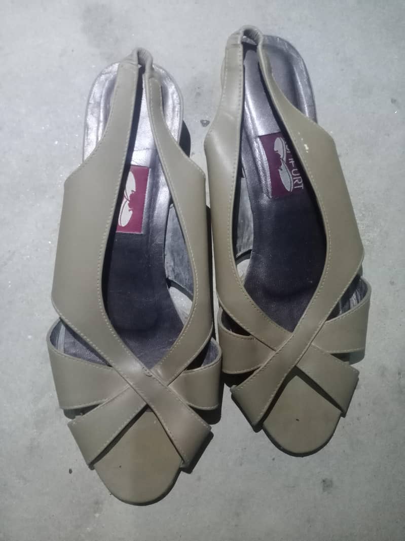 sandals heels 5