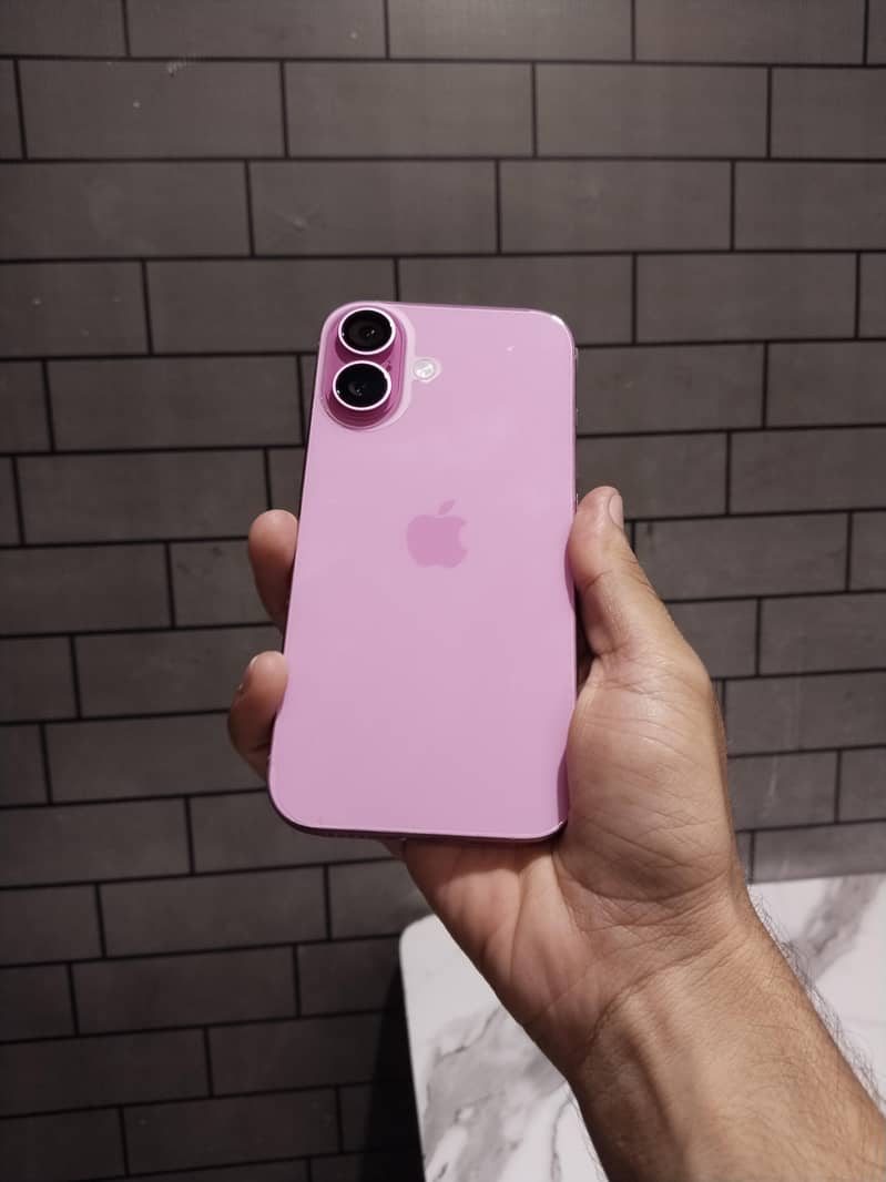 Apple iPhone 16 0