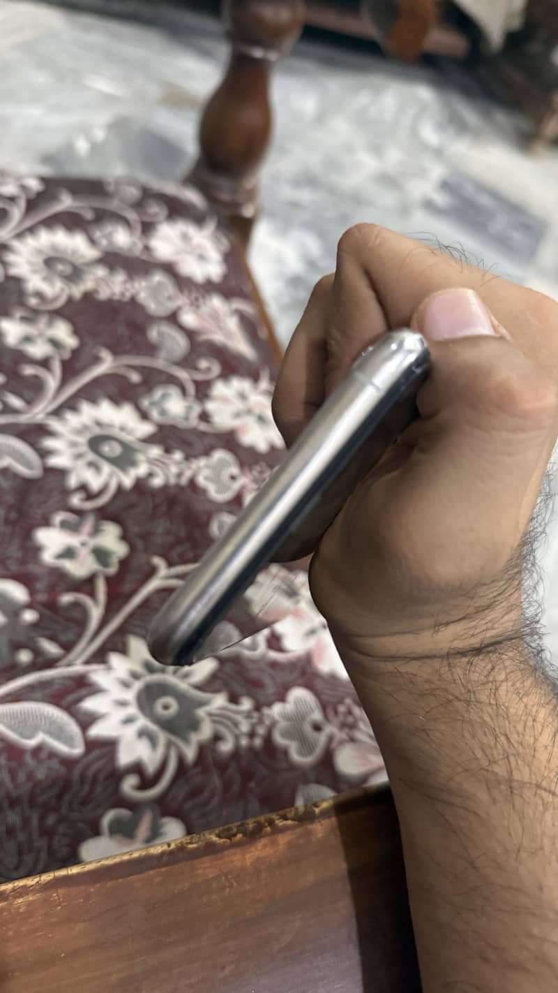 Apple iPhone 11 Pro Max 3