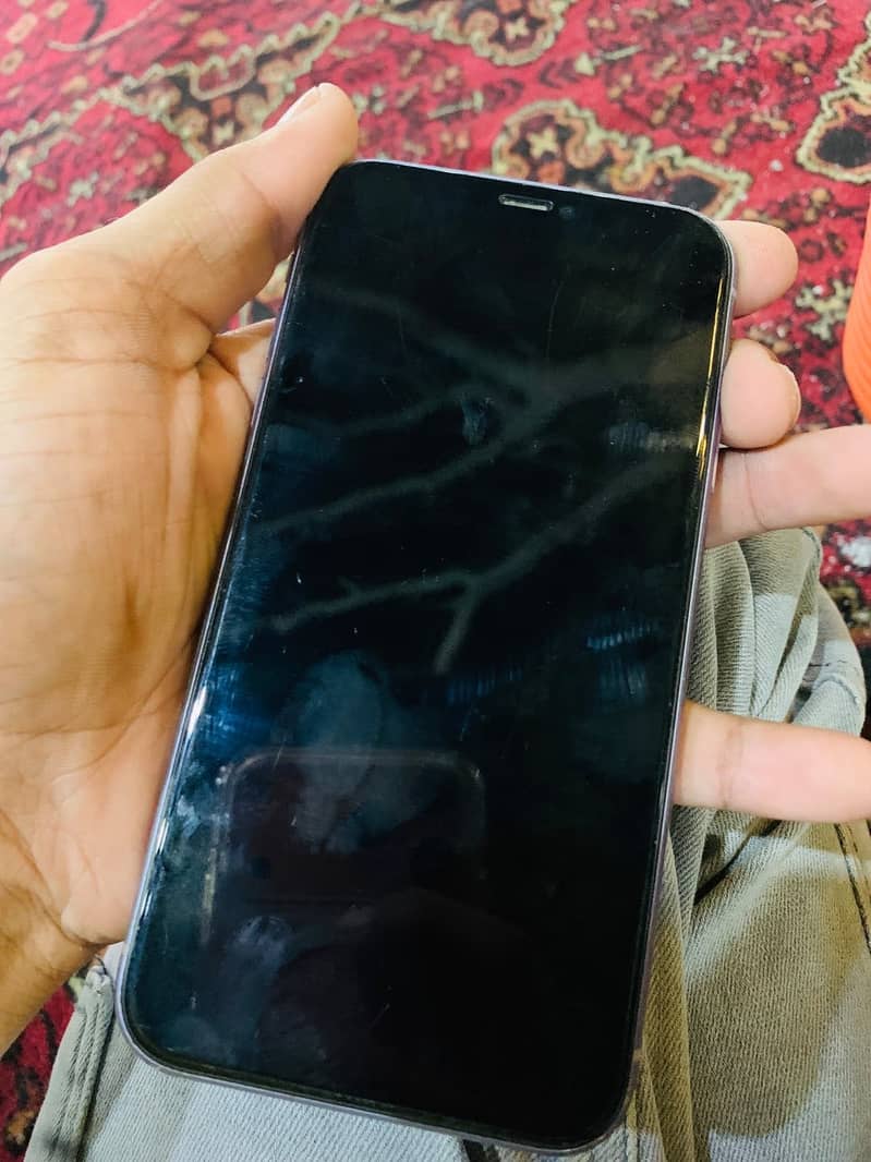 Apple iPhone 11 3
