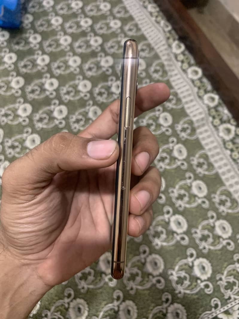 Apple iPhone 11 Pro 7