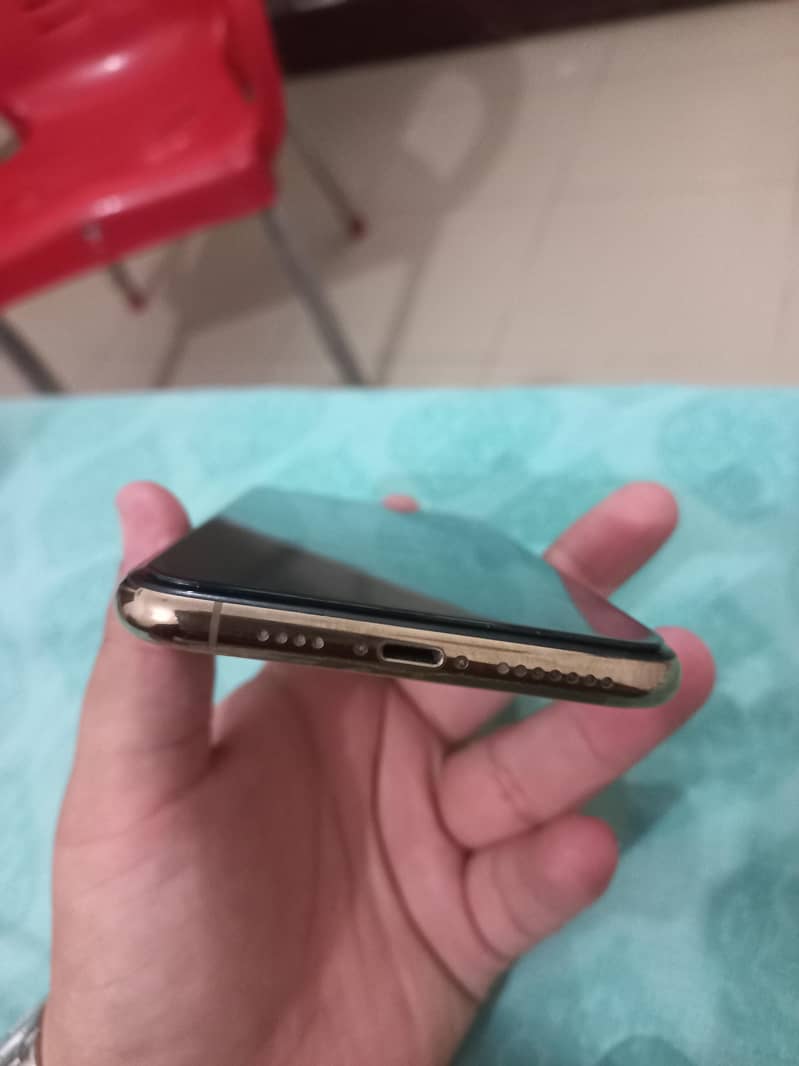 Apple iPhone 11 Pro Max 5