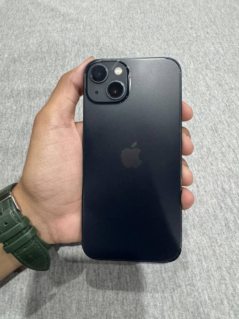 Apple iPhone 13 0