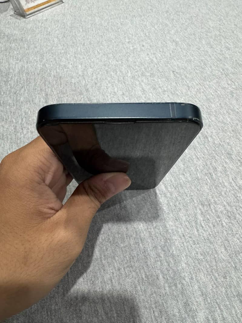 Apple iPhone 13 3