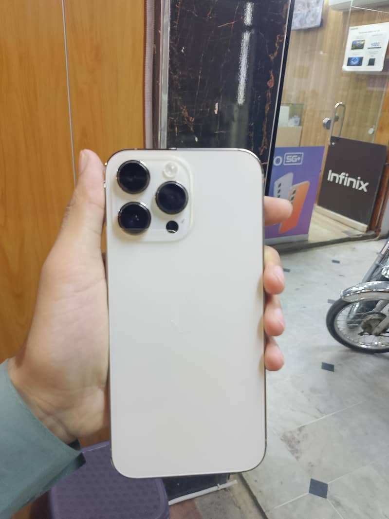Apple iPhone 14 Pro Max 0