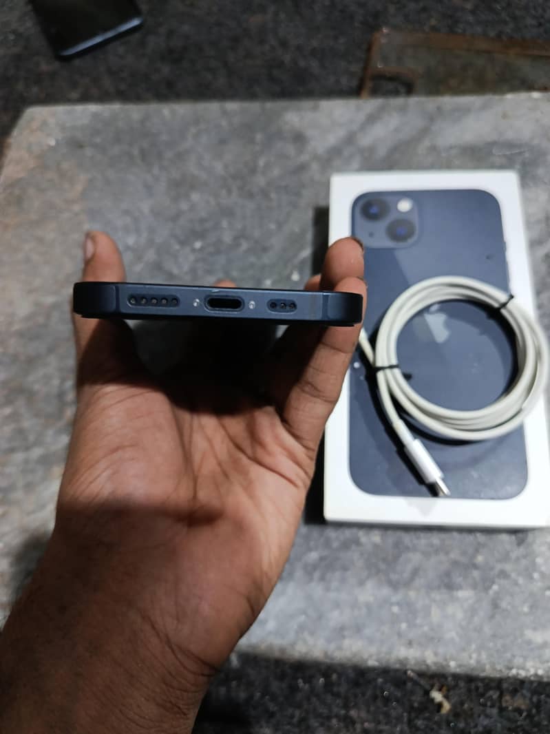Apple iPhone 13 1