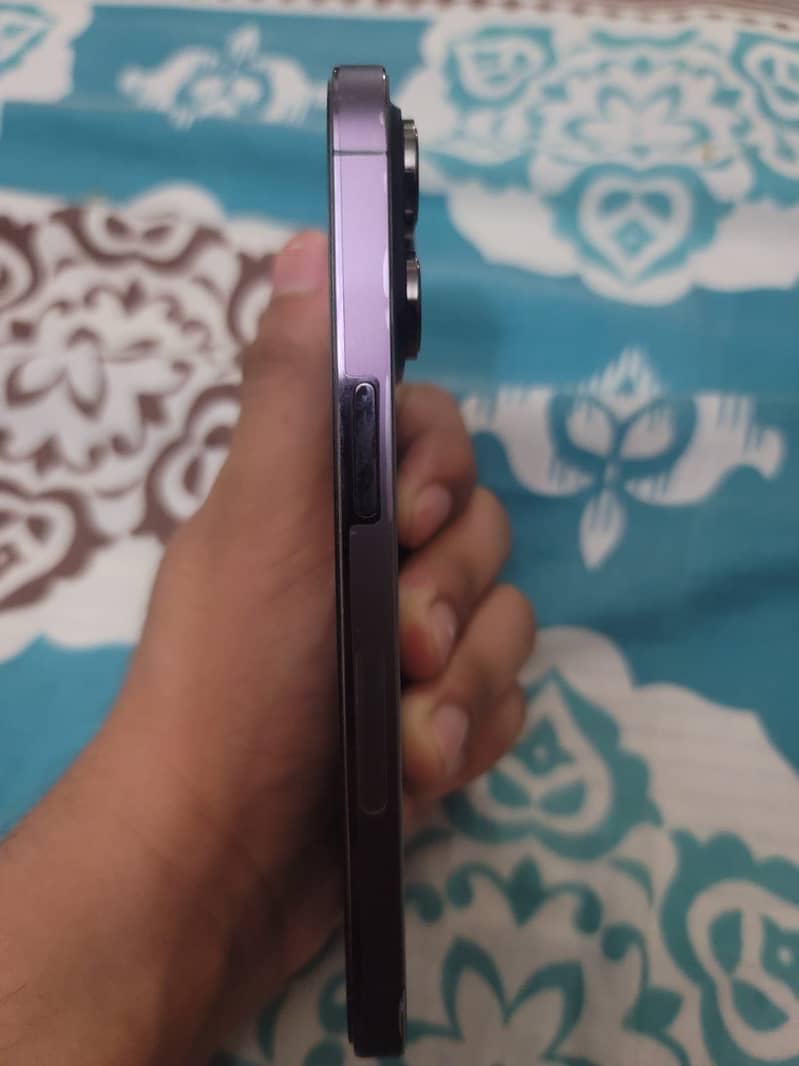 Apple iPhone 14 Pro 1
