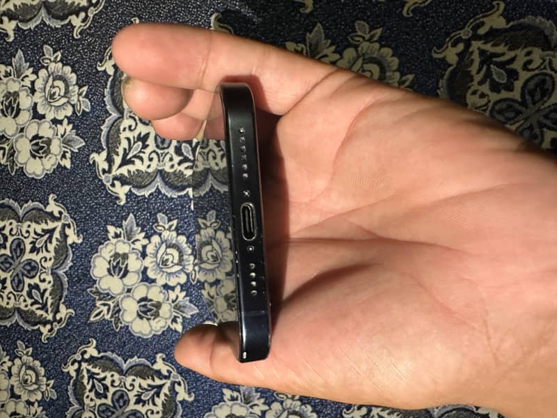 Apple iPhone 15 Pro Max 6