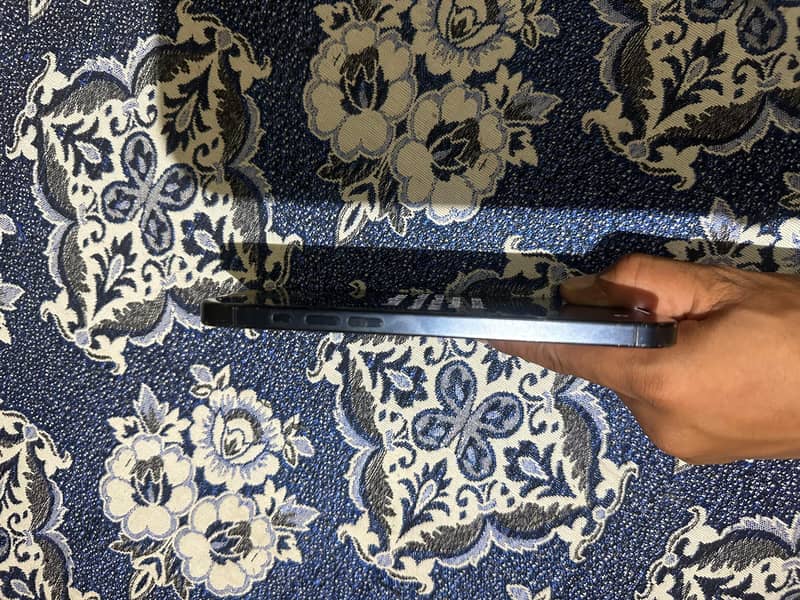 Apple iPhone 15 Pro Max 8