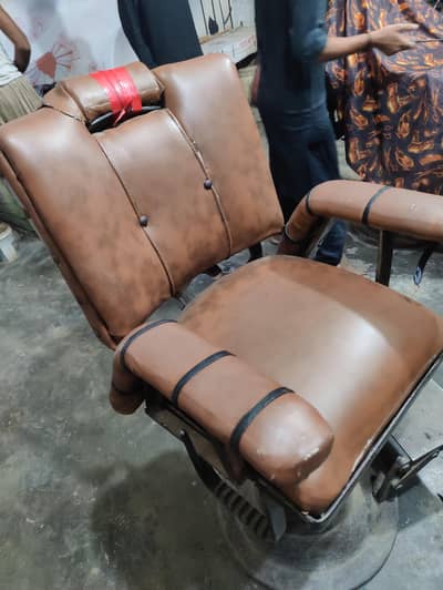 cutting wali chair acchi chehra hay vajan bhi achcha hai