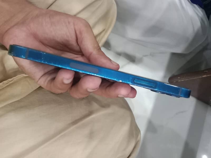 Apple iPhone 12 0