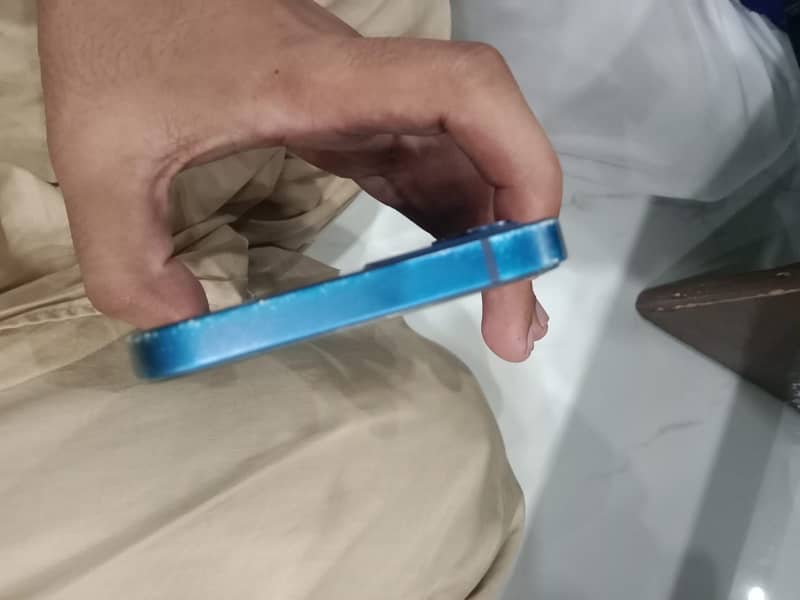Apple iPhone 12 2