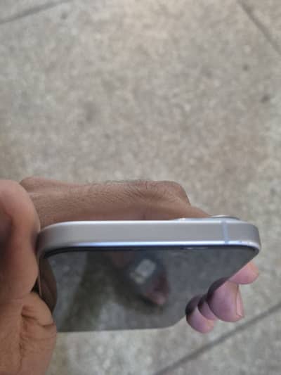 Apple iPhone 15