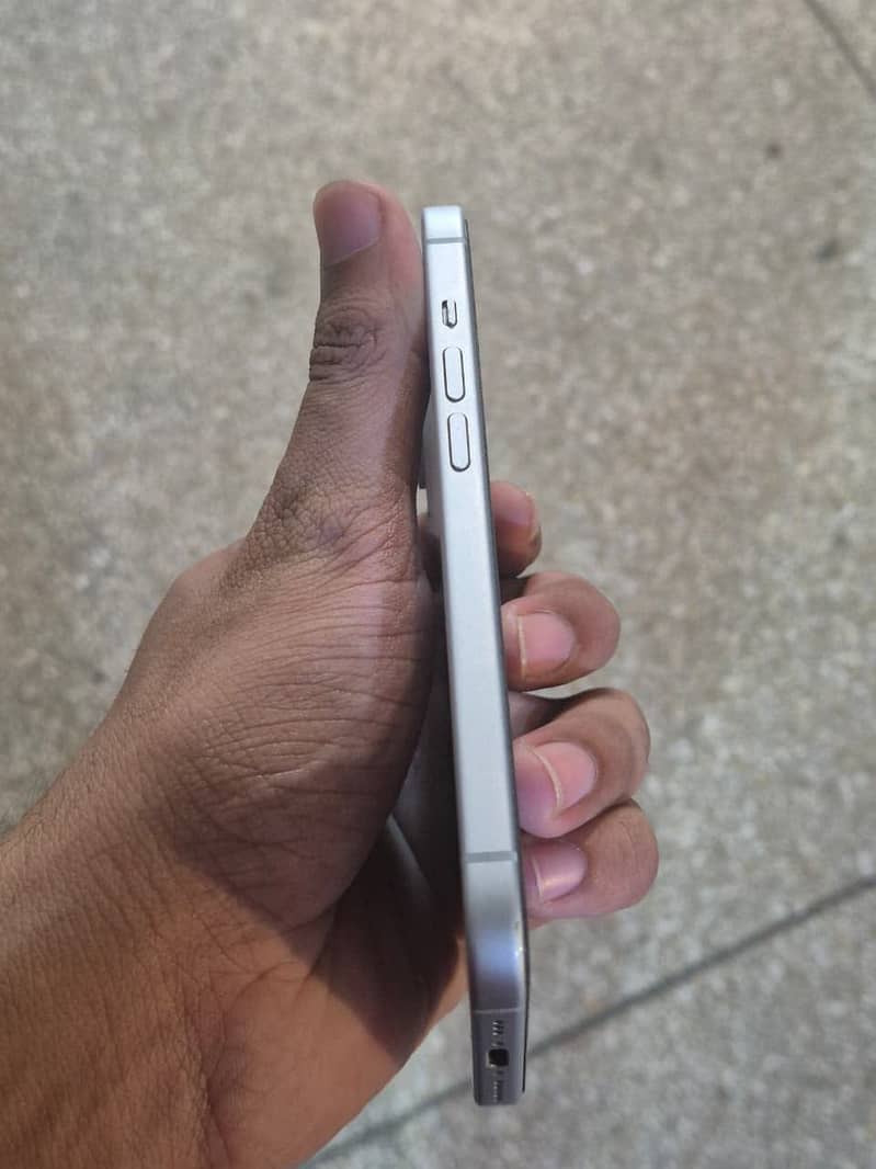 Apple iPhone 15 2