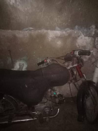 Ravi 70 bike