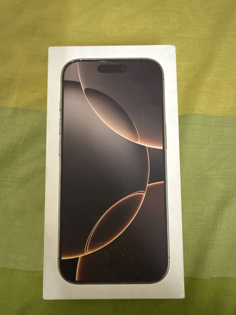 Apple iPhone 16 Pro 0
