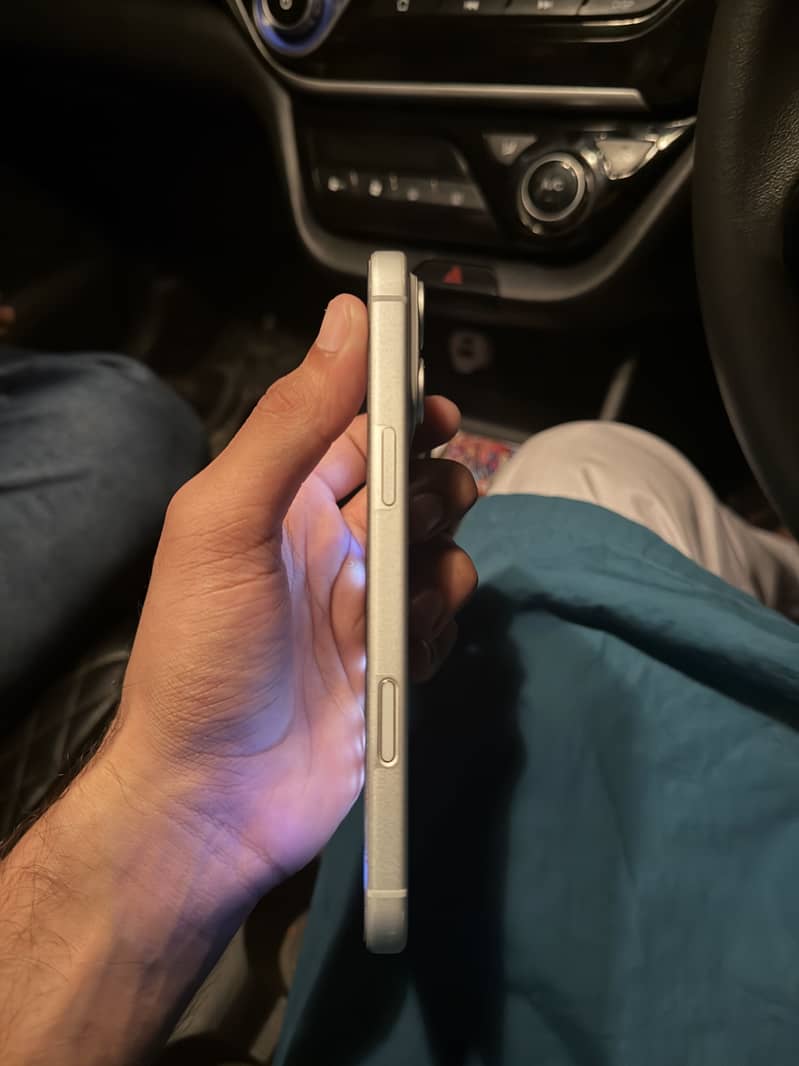 Apple iPhone 17 Pro Max 2