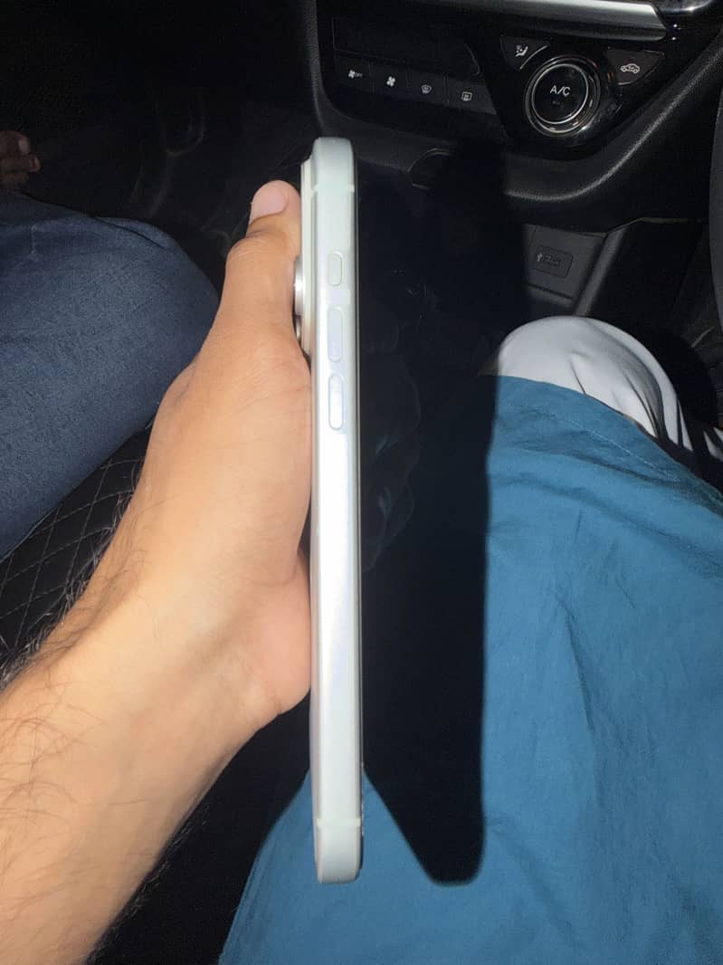 Apple iPhone 17 Pro Max 3