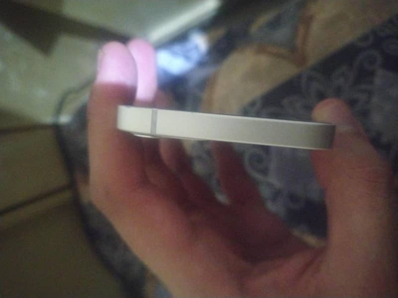 Apple iPhone 12 mini 4