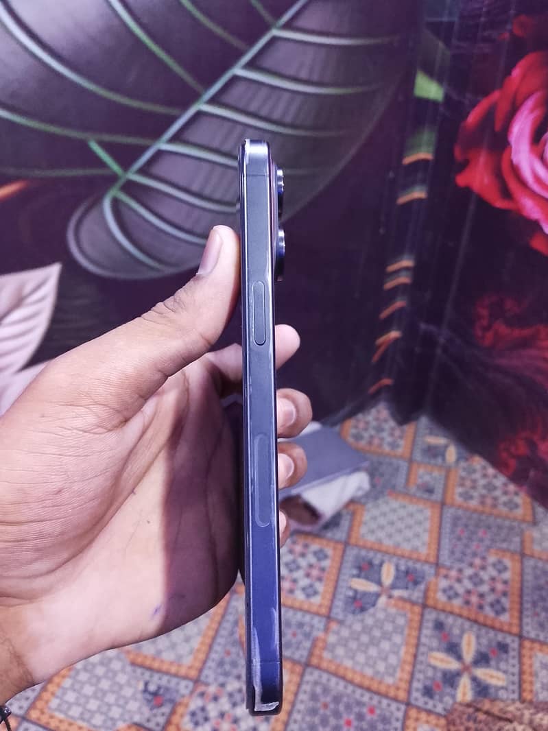 Apple iPhone 15 Pro Max 1