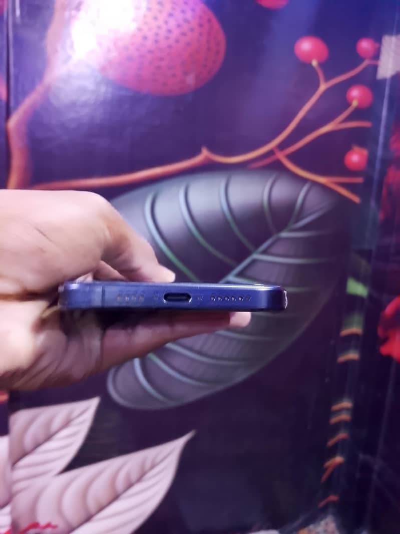 Apple iPhone 15 Pro Max 2