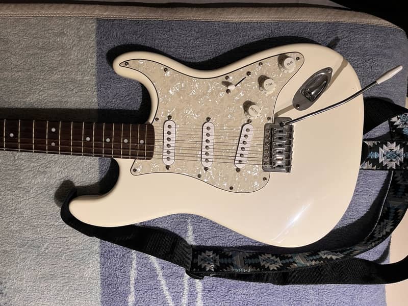 Fender Squier Bullet Stratocaster Electric Guitar 1