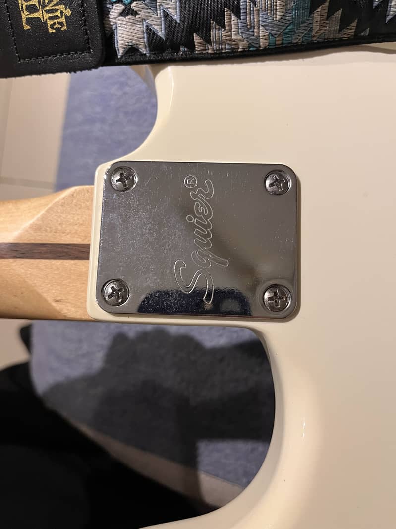 Fender Squier Bullet Stratocaster Electric Guitar 2