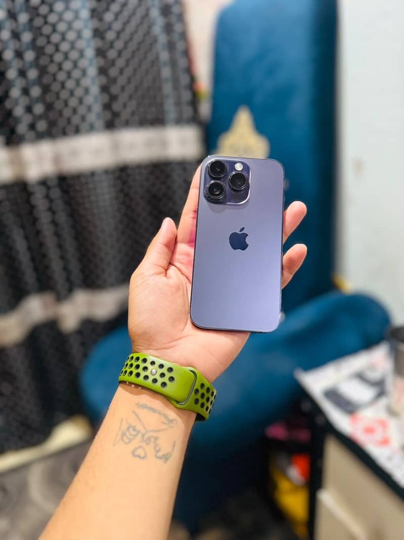 Apple iPhone 14 Pro 0