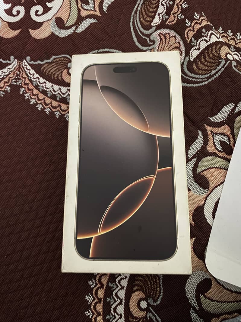 Apple iPhone 16 Pro Max 8