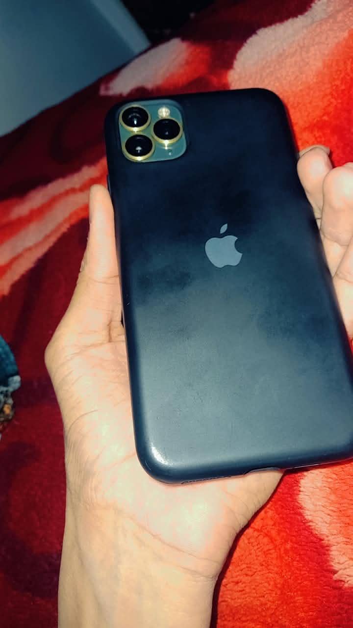 Apple iPhone 11 Pro Max 2