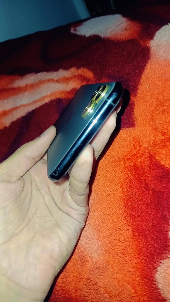 Apple iPhone 11 Pro Max 3