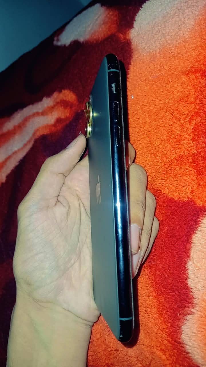 Apple iPhone 11 Pro Max 5