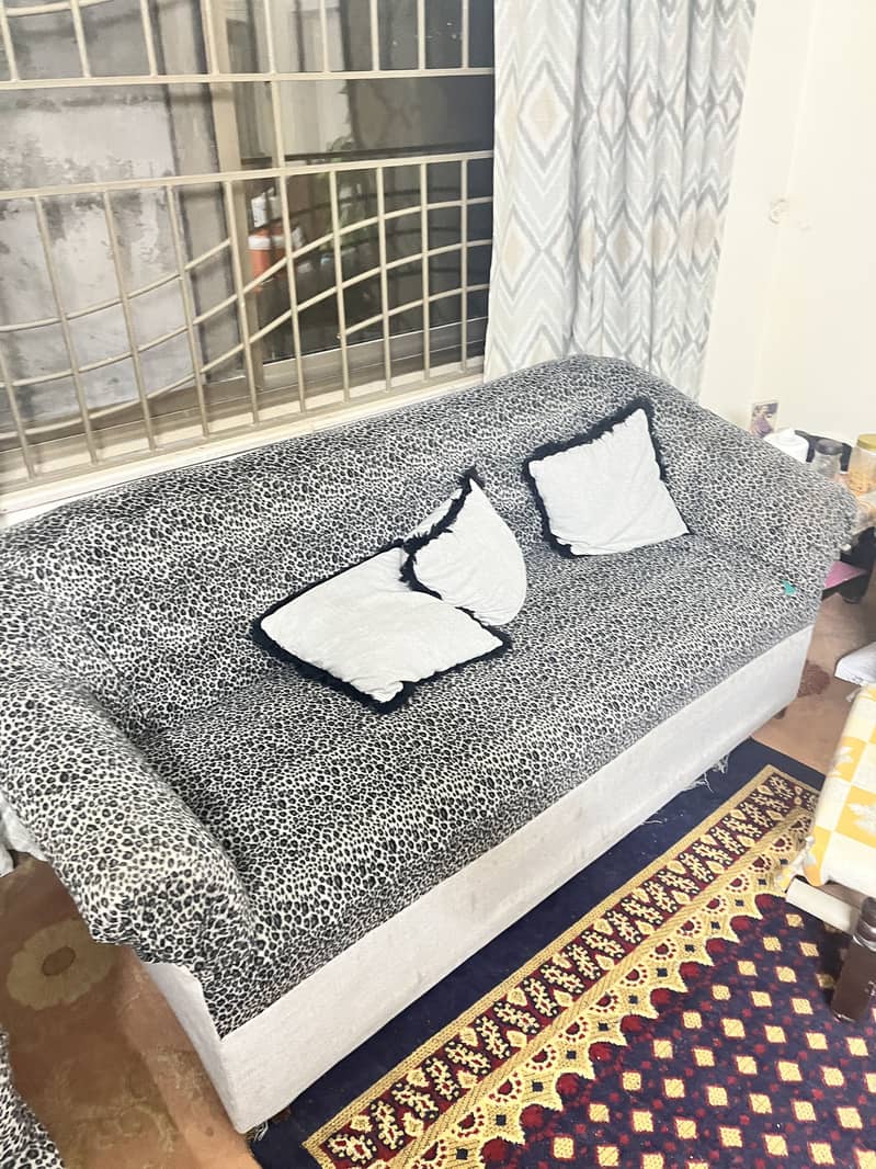 5 seater sofa/sofa 1