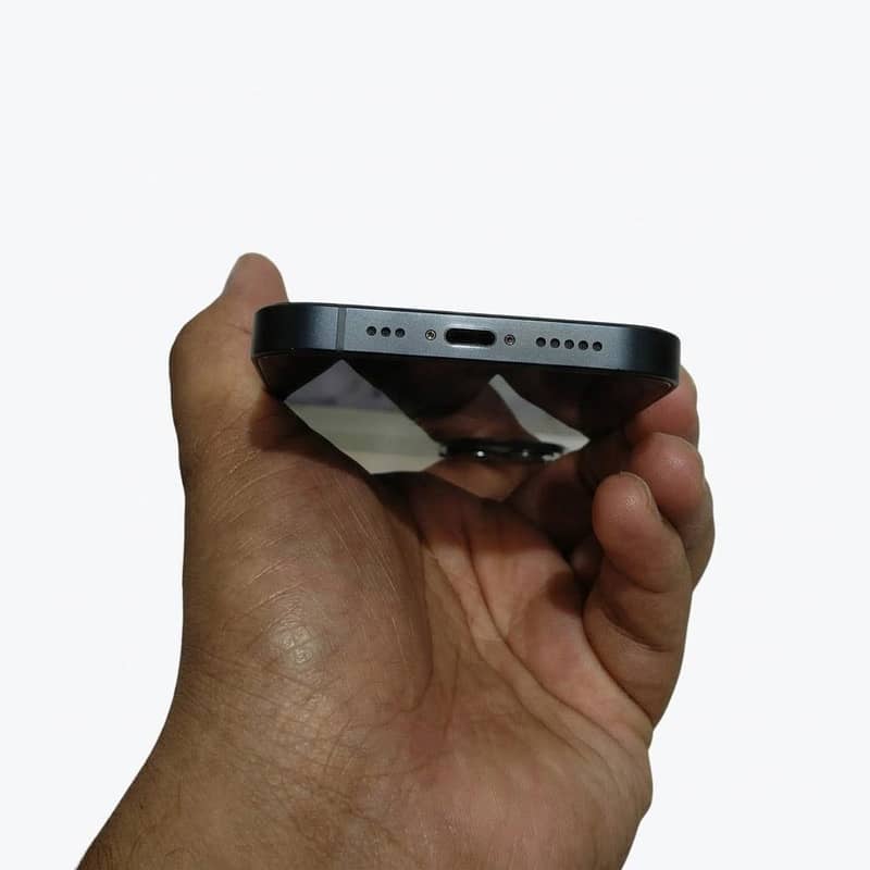 iPhone 13 3