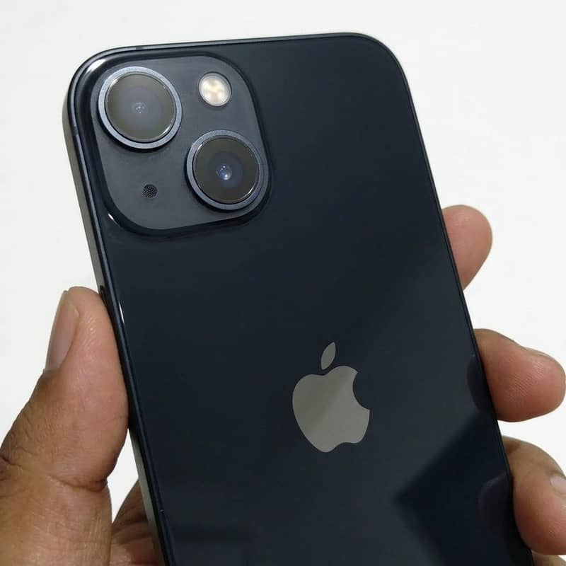 iPhone 13 4