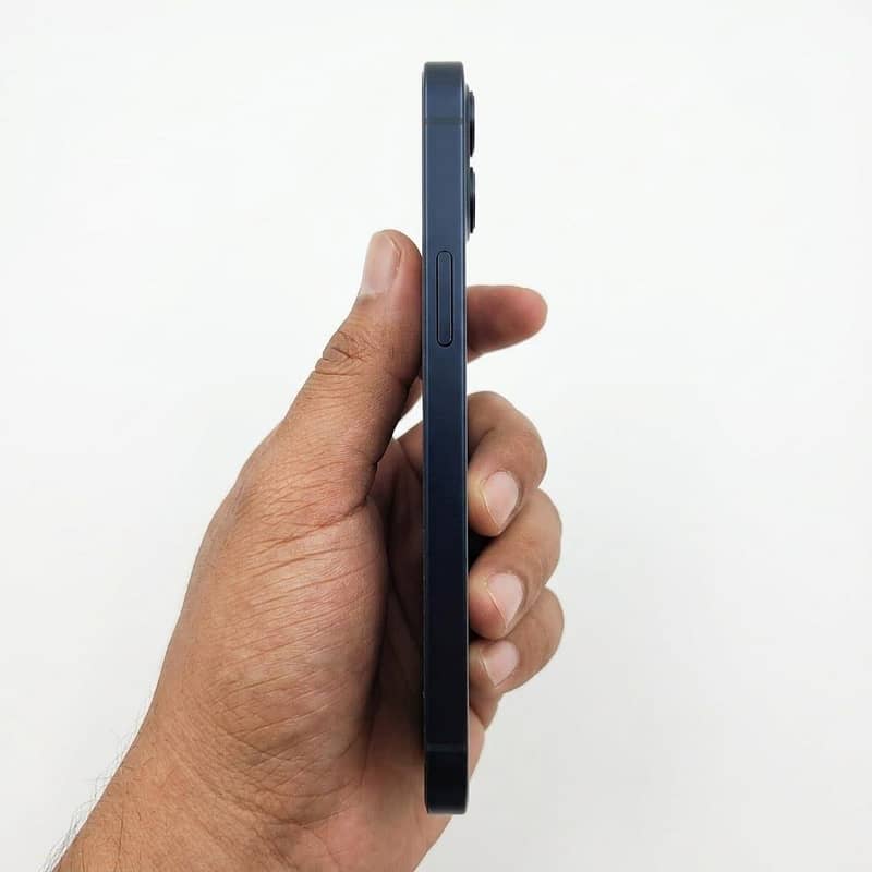 iPhone 13 5