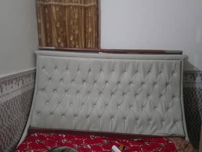 Bed queen