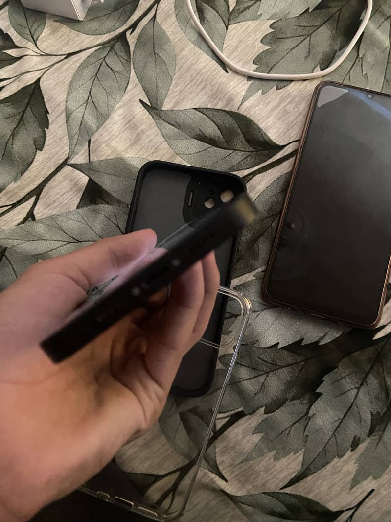 Apple iPhone 12 3