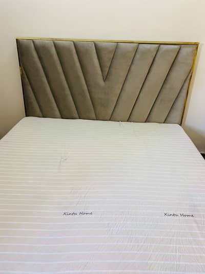 King size bed with side table and dresser 6 months used